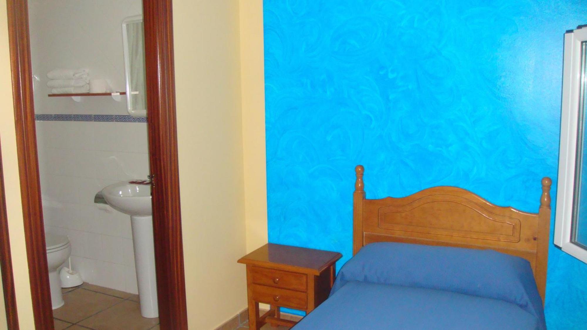 Single Room Private Bathroom