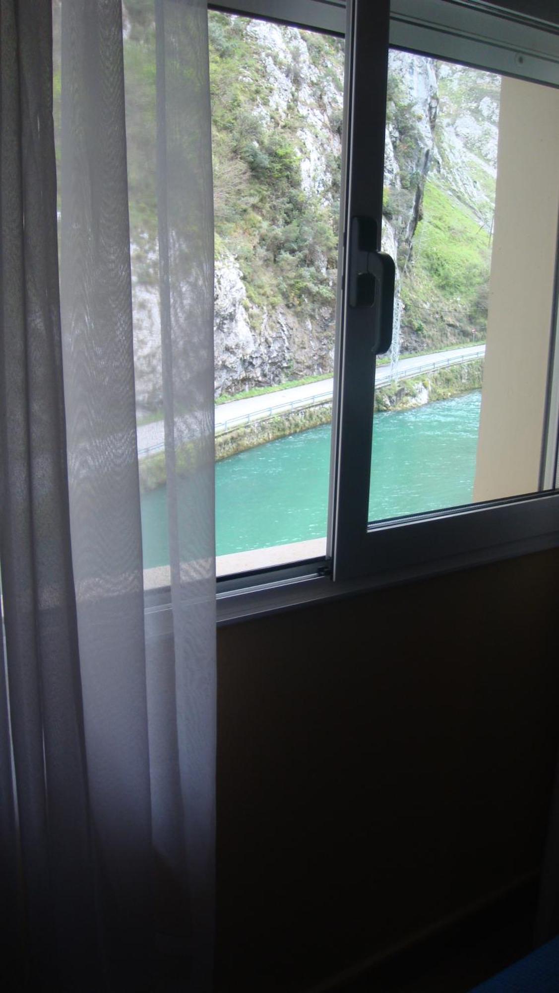 Single Room Private Bathroom