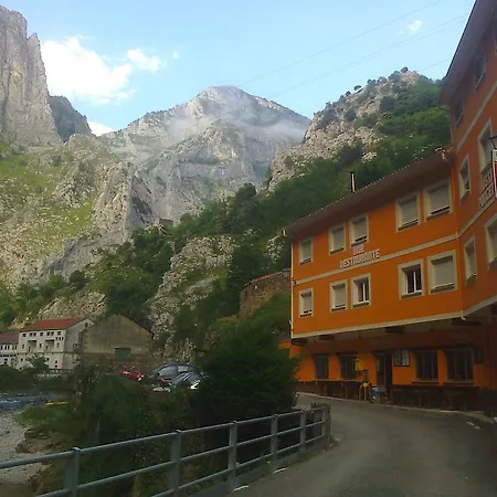Hostal Poncebos-3